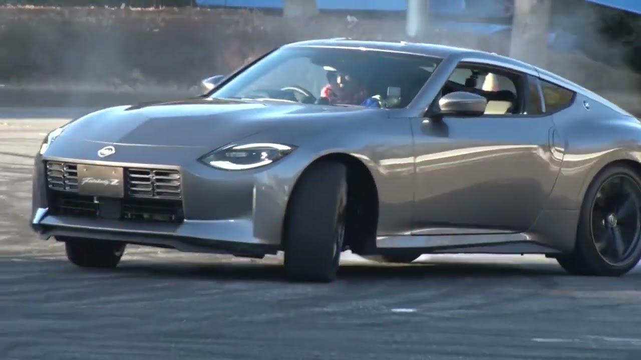 NEW Z drift ing nowat tokyo auto salon