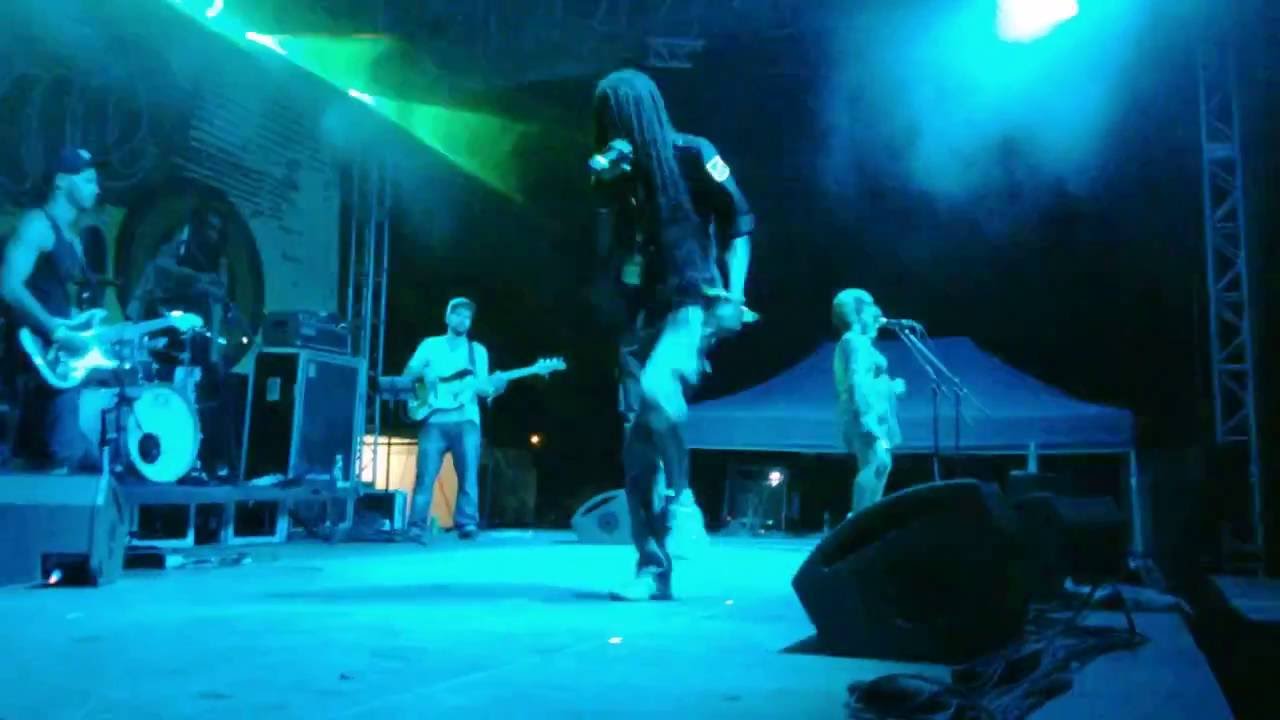 KingfaRedd with Riddim Colony Band live at LB27 Reggae Camp 2016