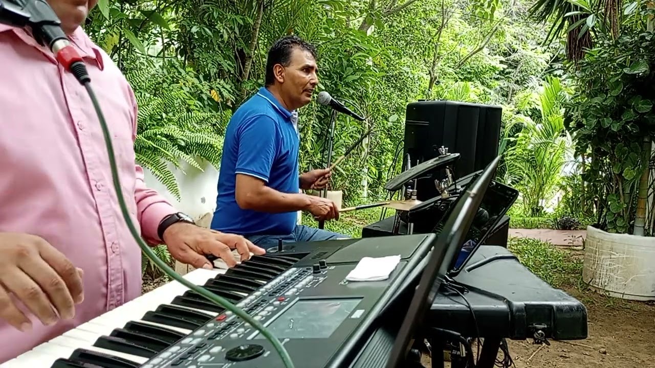 combinado show en acción contrataciónes al 965 137 32 82 en Villaflores Chiapas.