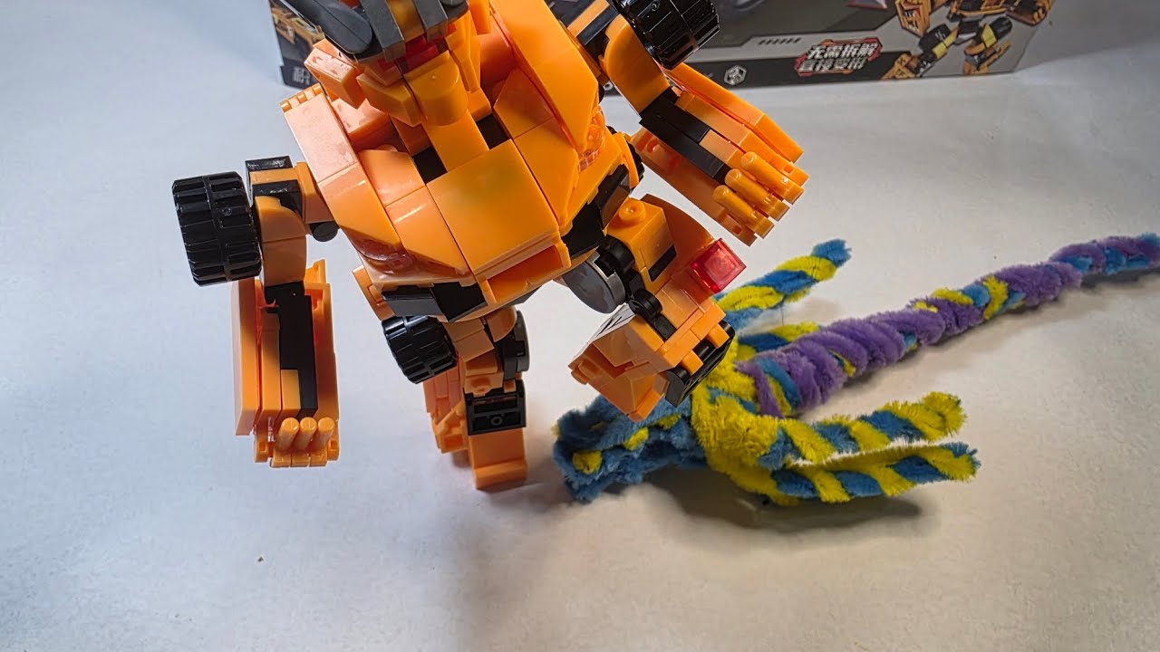 Китайский конструктор  Робот трансформер из 280дет.  #robot #Shiro #China