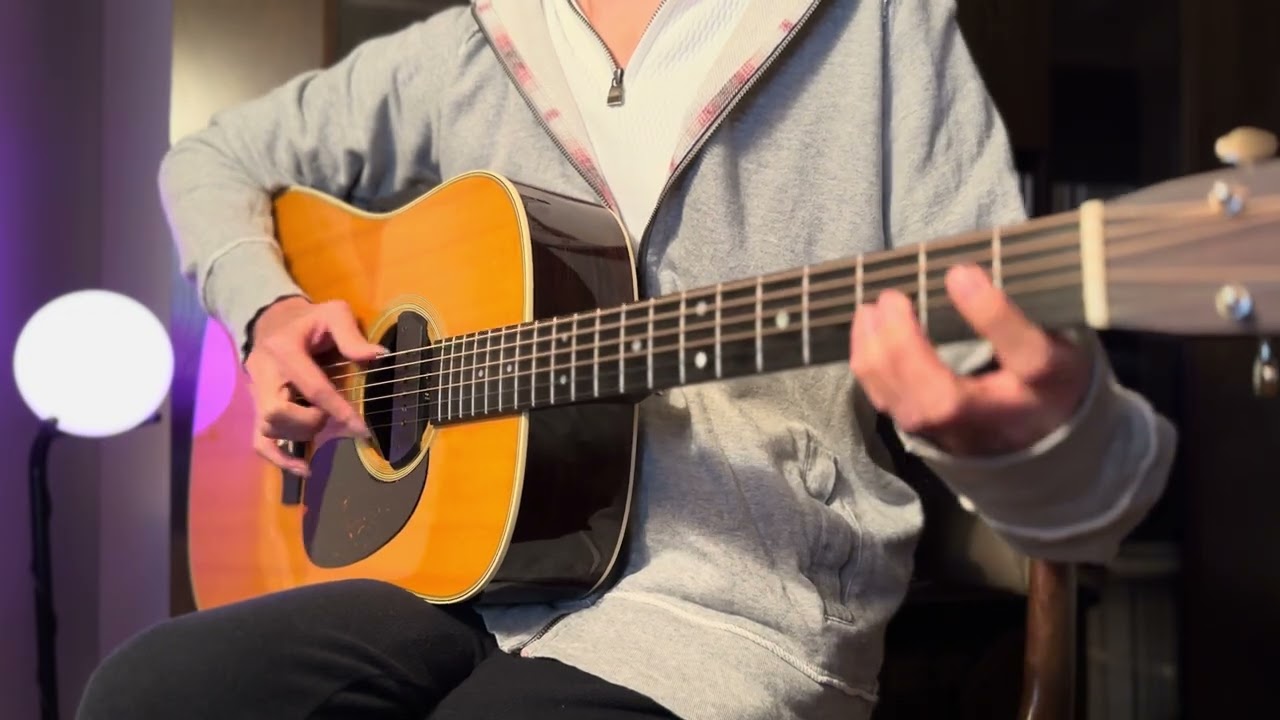 Джазовый фьюжн на акустической гитаре с использованием техники удара «четыре на полу».