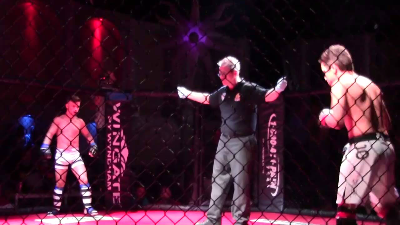 Flyweight Title Fight - J. R. Mumme vs David Walker