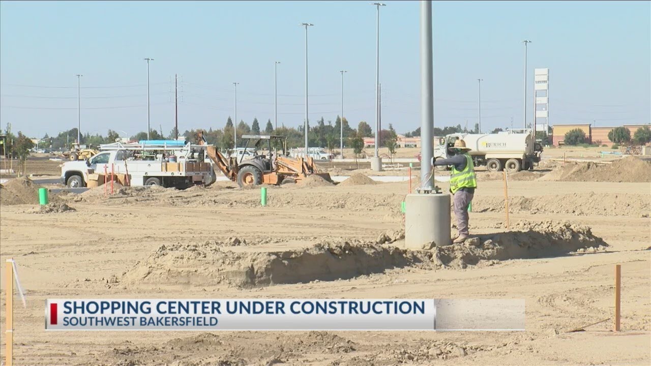 Construction for Crossroads shopping center in SW Bakersfield underway