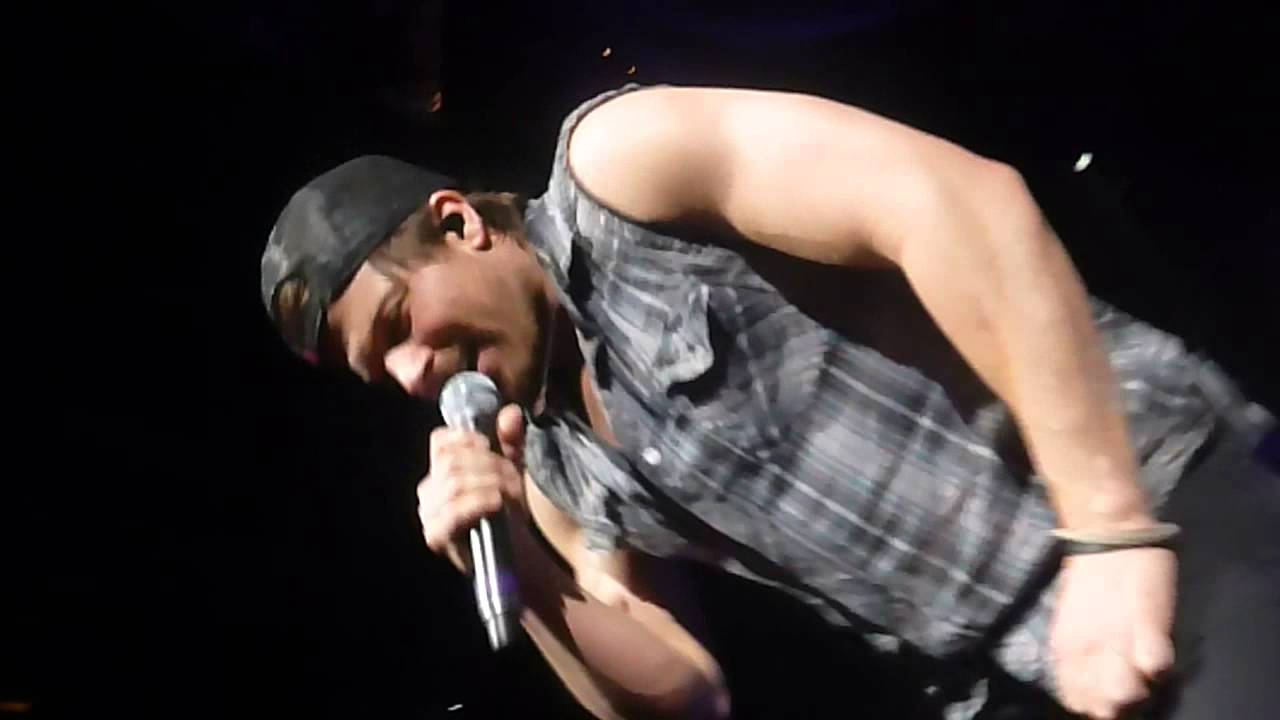 Cigarette - Kip Moore (Toronto)