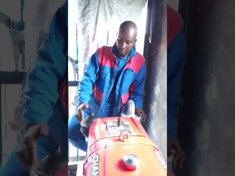 Fixation Du Groupe électrogène Model Changfa Sur Un Support En Bois 