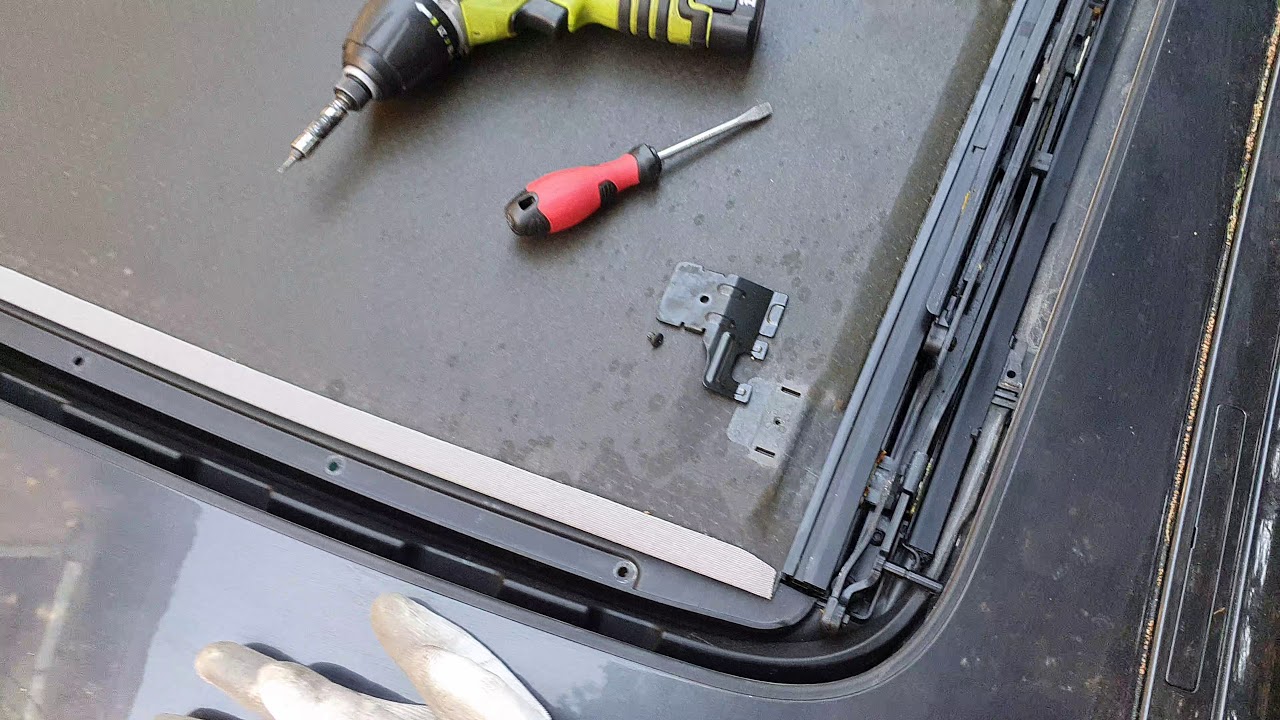 BMW F10 Sun Shade Removal and change to new M5 shade and Roof Trim