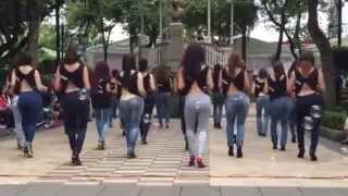 Kizomba Woman Y Lucero Huitron, Flash Mob De Kizomba Lady Style