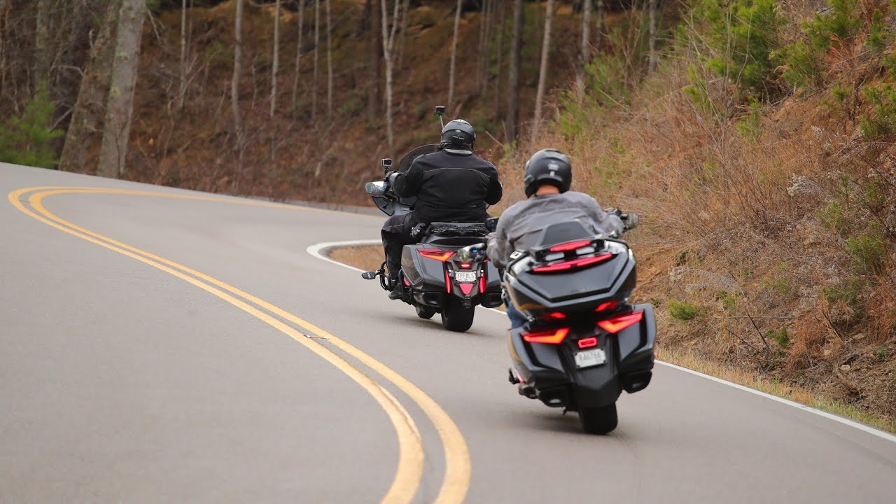 @CardoSystemsGlobal @GoPro @candmwithglenn  Foothills Parkway Honda GoldWing DCT Bluetooth in real time
