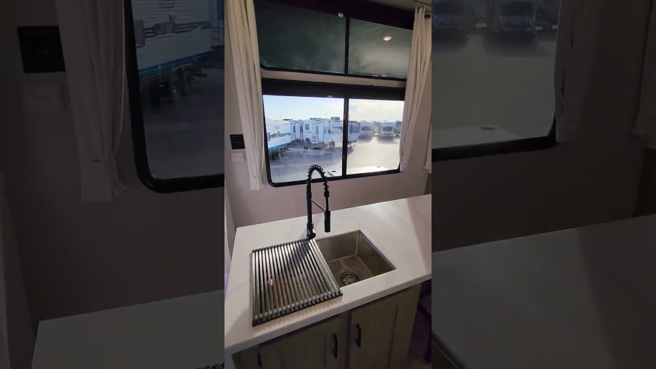 ⁣#shorts 2023 Salem Grand Villa 42VIEW Park Model camper #rv #rvlife #42view