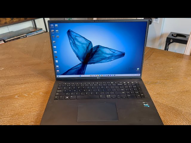 LG gram 17” Intel Evo Platform 13th Gen Intel Core i7 16GB RAM 1TB