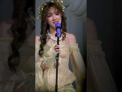 [FANCAM] 251220 Meng Jia (孟佳) -《这是因为我们能感到疼痛》at MINE Guangzhou concert by  白日梦想佳