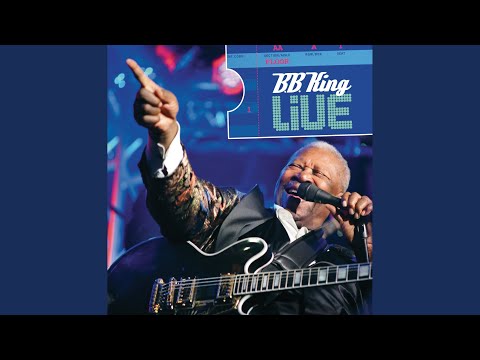 Putar Mr. King Comes On Stage - B.B. King