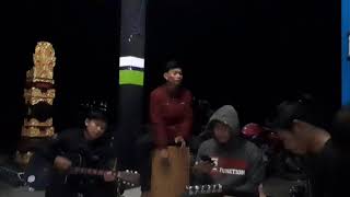 Download lagu 'SING NGIDANG LUH' 4WD band bali cover komang ade indrawan