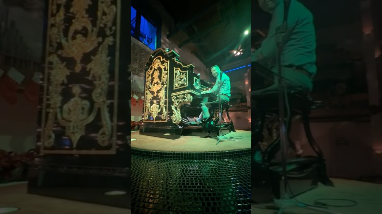 Organ Stop Pizza Mesa, AZ - World's Largest Wurlitzer Pipe Organ & Pizza Since 1975