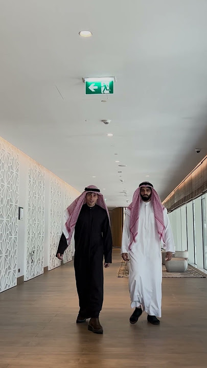 Why Arab Men Wear Dresses...