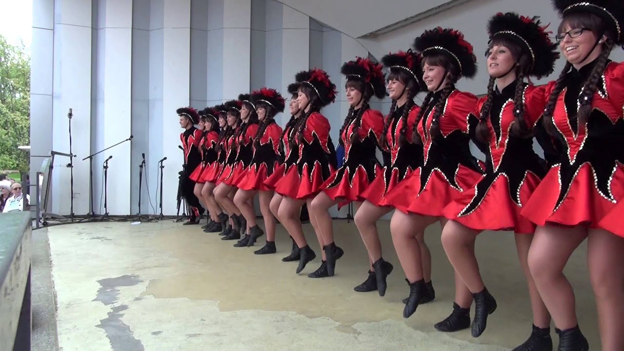 9.6.2013 Europafest Bad Rappenau - Kükengarde und Rote Garde aus Erlenbach - Binswangen