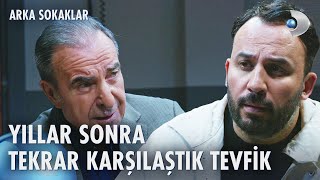 Rıza Baba ile Tevfik'in geçmiş hikayesi | Arka Sokaklar 675.  Resimi