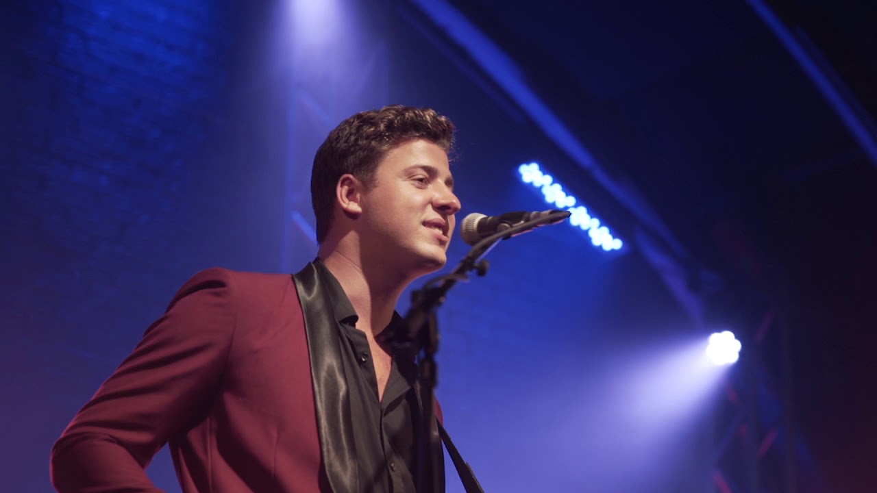 Man in the Mirror - Michael Jackson - Nick & Naomi (Nick Trovas Band) 5 Piece