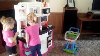 Mommy Approved: Great Gourmet Kitchen - Pink