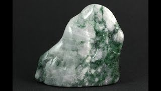 糸魚川産 翡翠 原石 磨き 117g / Japanese Jadeite - YouTube