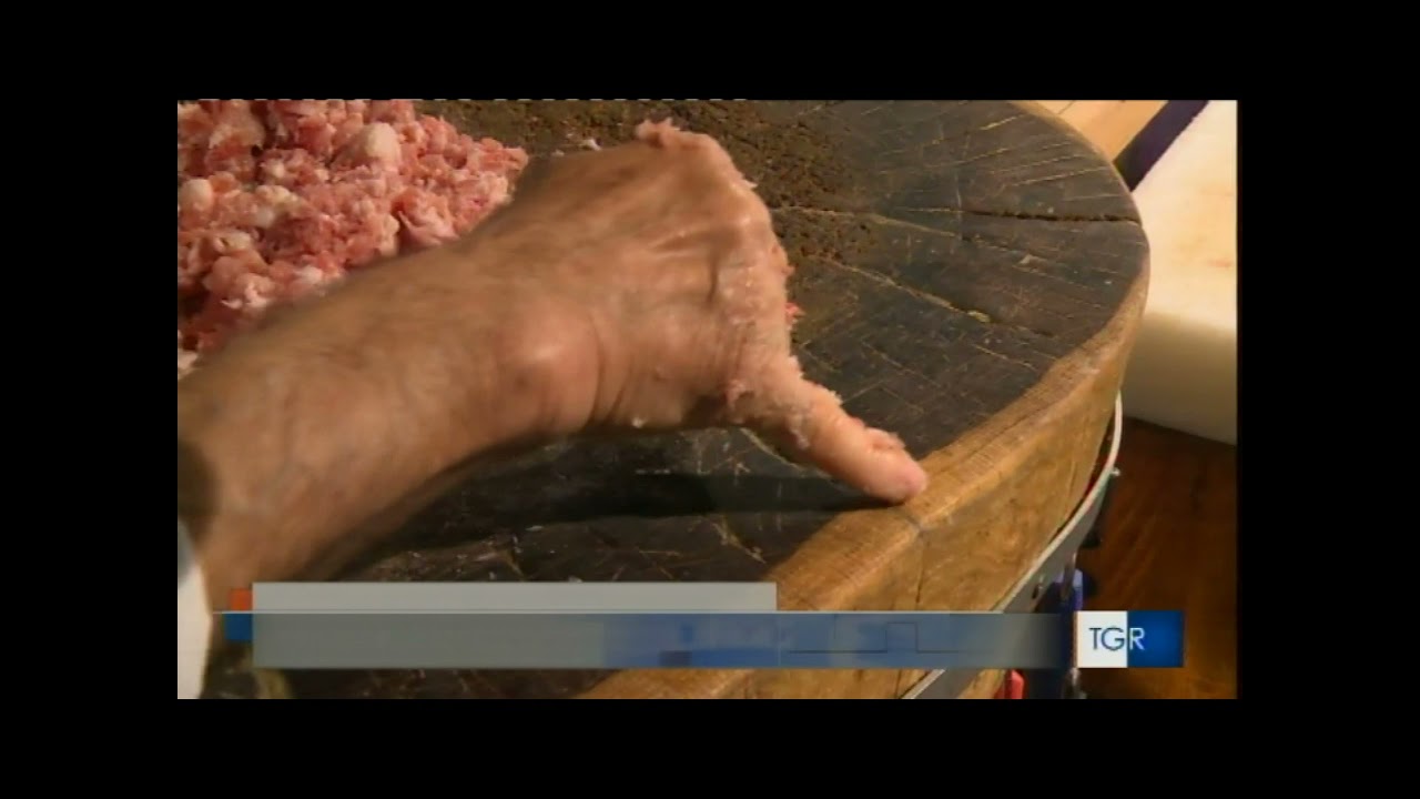 La tradizione della Salsiccia al ceppo Etnea - Linguaglossa (CT)