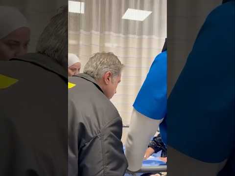 رئيس الوزراء الدكتور جعفر حسان يتفقد المصابين بحريق جمعية الأسرة البيضاء في مستشفى البشير والتوتنجي