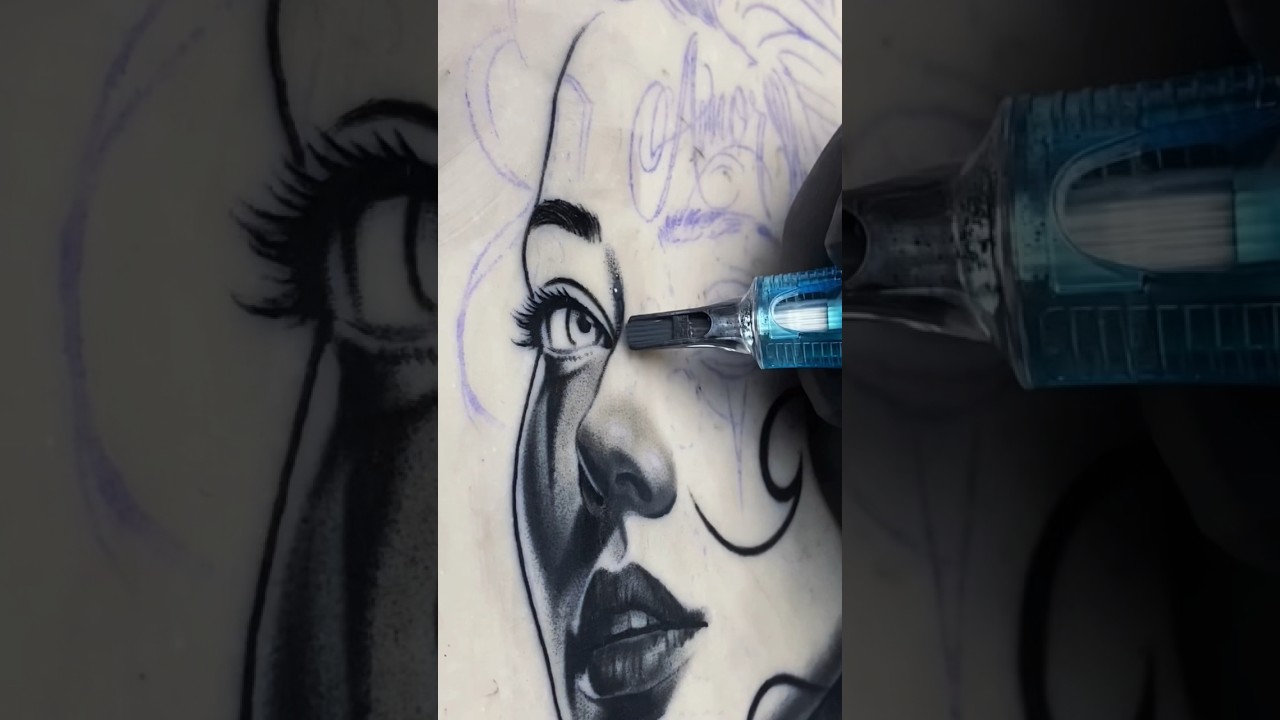 Tattoo Chicana em pele artificial