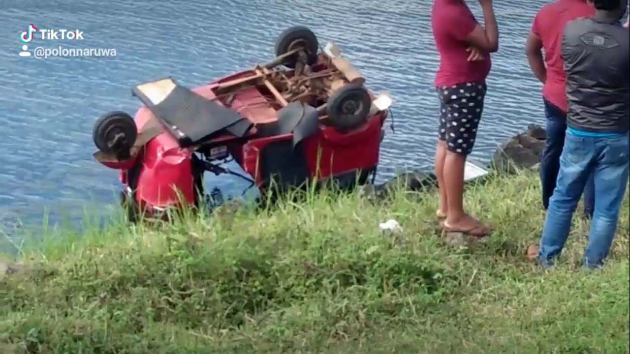 Three wheel accident Parakrma samudrayapolonnaruwa YouTube