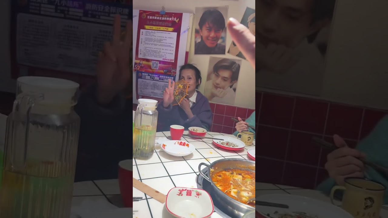 开始让人舒服的是言语，后来让人舒服的一定是人品。生活不全是利益，更多的是相互成就，彼此温暖#廖小乐 #记录真实生活 #冷暖自知悲喜自渡 @大佬倌 感谢陈老板倾情给大姐谈吉他！音乐自愈心灵……