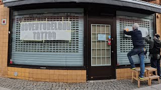 Guld Svart Folie På Skyltfönster