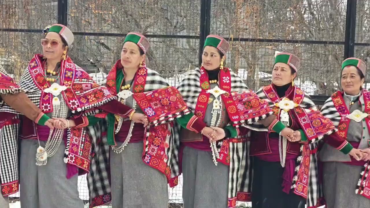 कड़ाके की ठंड और बर्फबारी के बीच ठंगी गांव का ऐतिहासिक माघ मेला संपन्न।