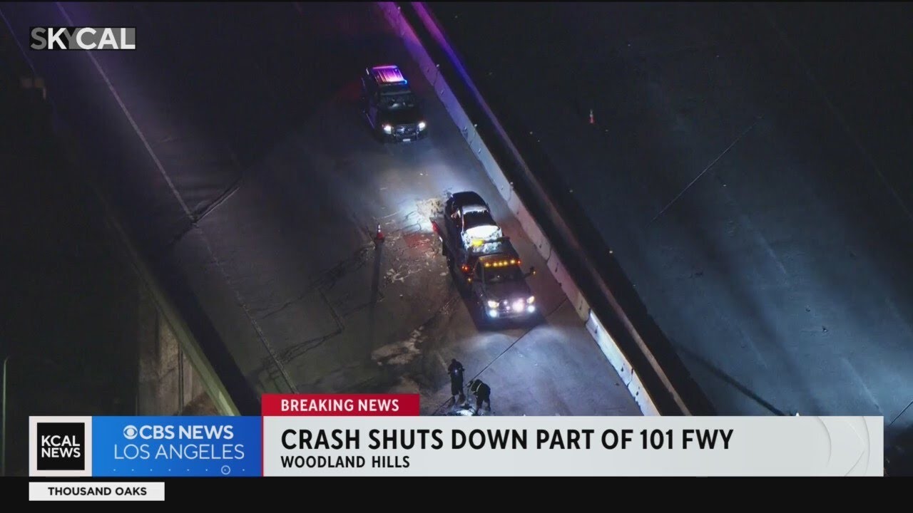 Crash shuts down part of 101 Freeway in Woodland Hills - YouTube
