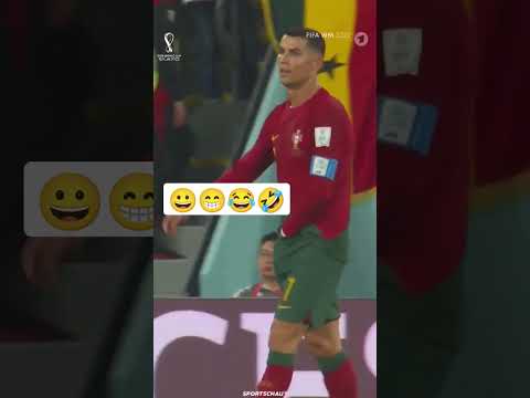What is he eating? #shorts #shortvideo #highlights #game #worldcup2022 #funnymoment #messi  #ronaldo