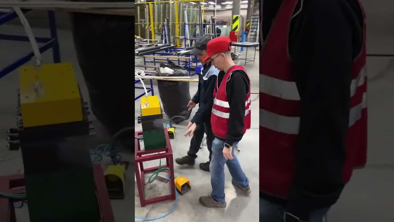 Мы на заводе ГЛАСС СЕРВИС!  Цех алюминиевых конструкций.