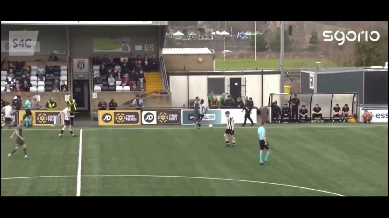 Sidi Sanogo vs Barry Town United (Welsh Premier League) 