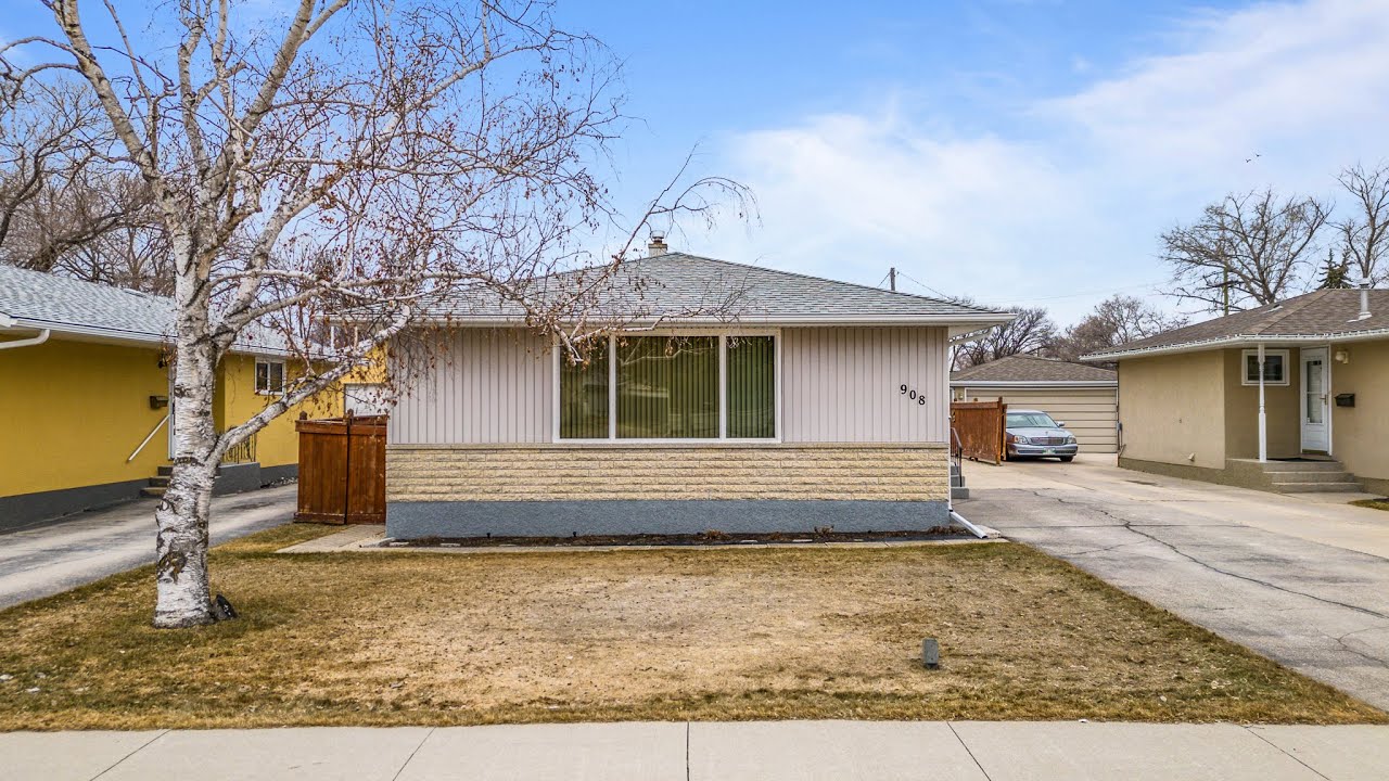 908 Vimy Rd Sturgeon Creek, Winnipeg, MB & Hollingsworth