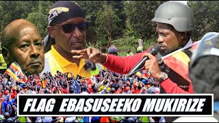 Download Lagu Bobi Wine Alabudde Major Wa Museveni, Asubizza Okukuba Bana Uganda Abakwaata Bendera Yeggwanga !!! MP3