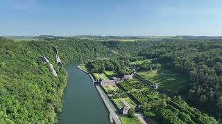 Plan Drone Sur Le Rocher De Freyr Et Son Château - Ardenne Résidences