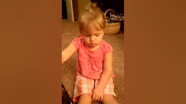Lorelai falling asleep while having her nails pain...