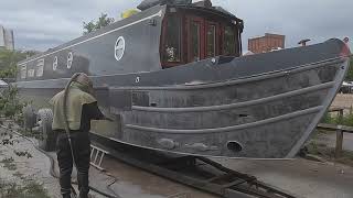 SandBlasting Narrow boat ruined by the rain!