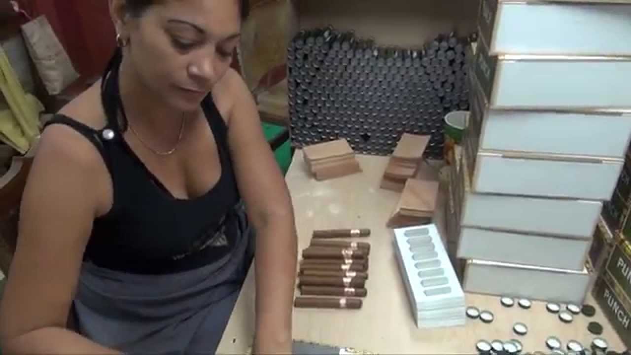 The visit to Habanos factories La Corona and H.Upmann at the Habanos Cigar Festival  26 Feb 2015