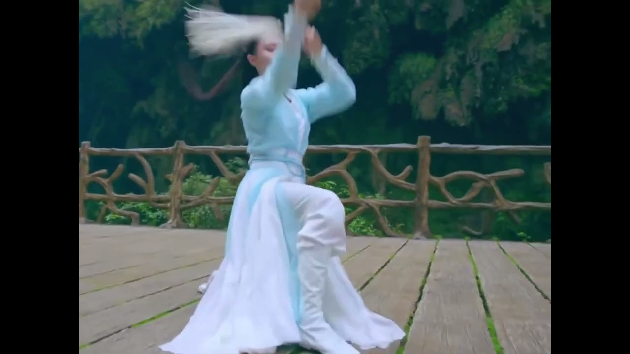 中国古风侠女剑舞表演#剑舞#武侠#峨眉 - YouTube