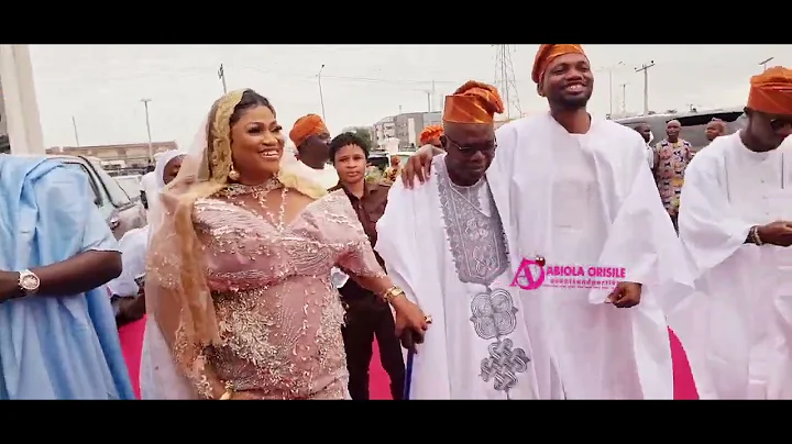 How Veteran actor,Taiwo Hassan Ogogo arrived at Alhaja Dupe Shineshine's 60th birthday.