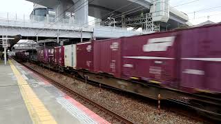 EF210-156牽引の下り貨物列車　舞子駅通過　2022年12月11日撮影