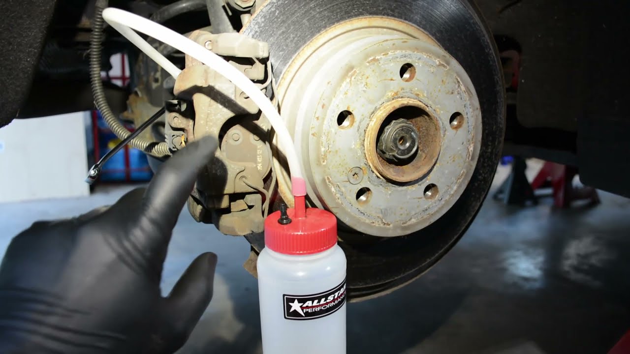 20082015 MercedesBenz CClass (W204) Brake and Clutch bleed YouTube