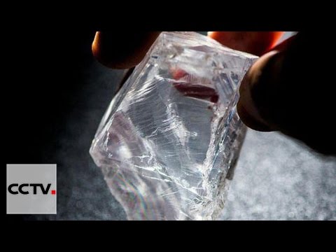 813 Carat Rough Diamond Unveiled In Paris