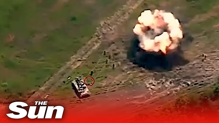 Russian soldiers flee after being hit by Ukrainian artillery