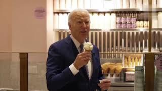 Joe Biden anuncia que está a punto de acordarse una tregua en Gaza mientras se come un helado.