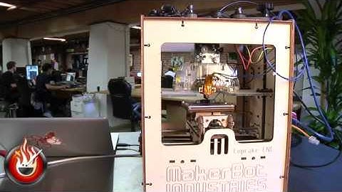 MakerBot Mystery Build: Stand Up for Your Phone