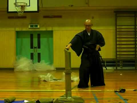 居合　試斬　抜刀　試し斬り　抜打　SHIZAN TAMESHIGIRI TEST CUTTING BIG ROCK 大岩